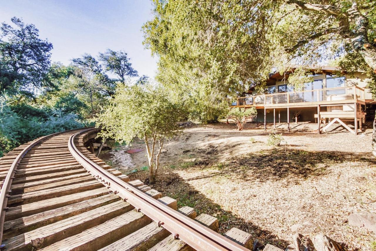 Hot Tub Disney Train Track In Julian Amazing Views Exterior foto