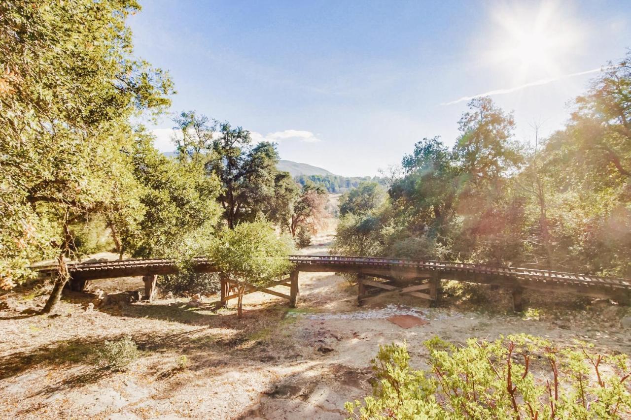 Hot Tub Disney Train Track In Julian Amazing Views Exterior foto